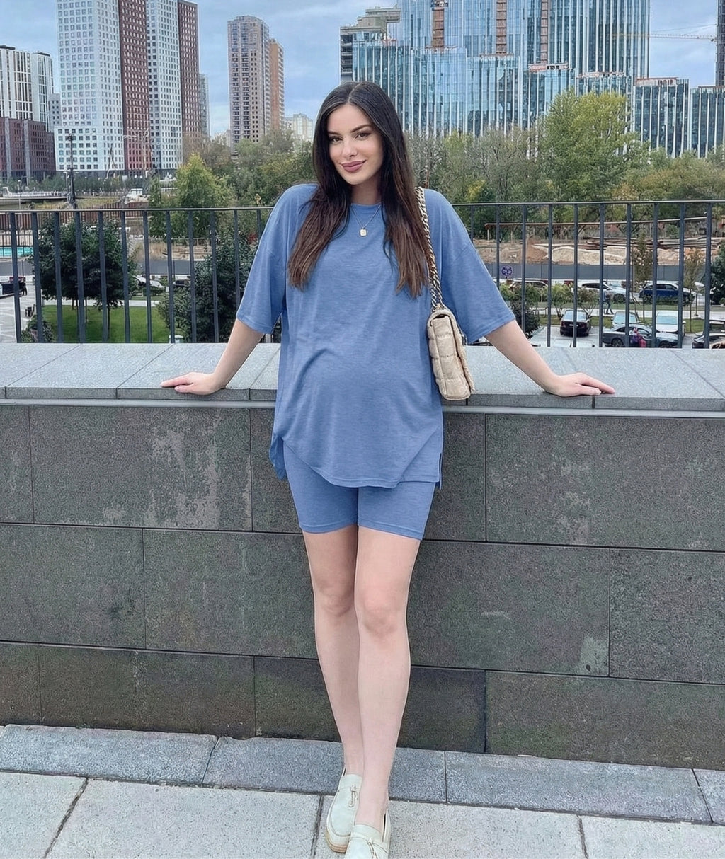 Seravie™ Effortless Lounge Set – Oversized Top & Biker Shorts